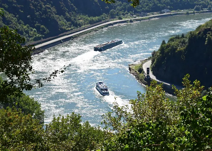 Marktstuebchen An Der Schoenen Loreley
